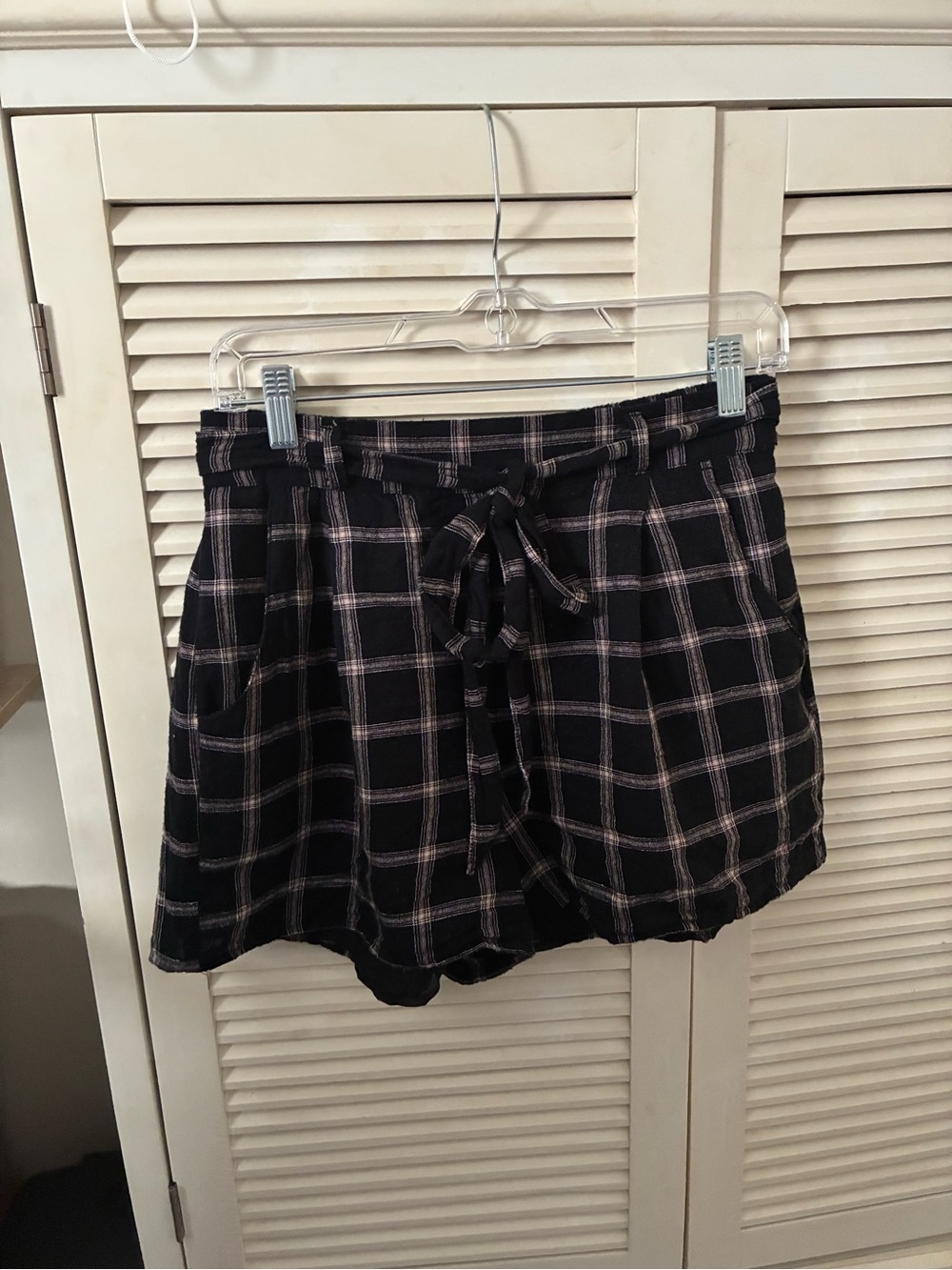 American Eagle Outfitters Black Shorts with Light Pink Plaid